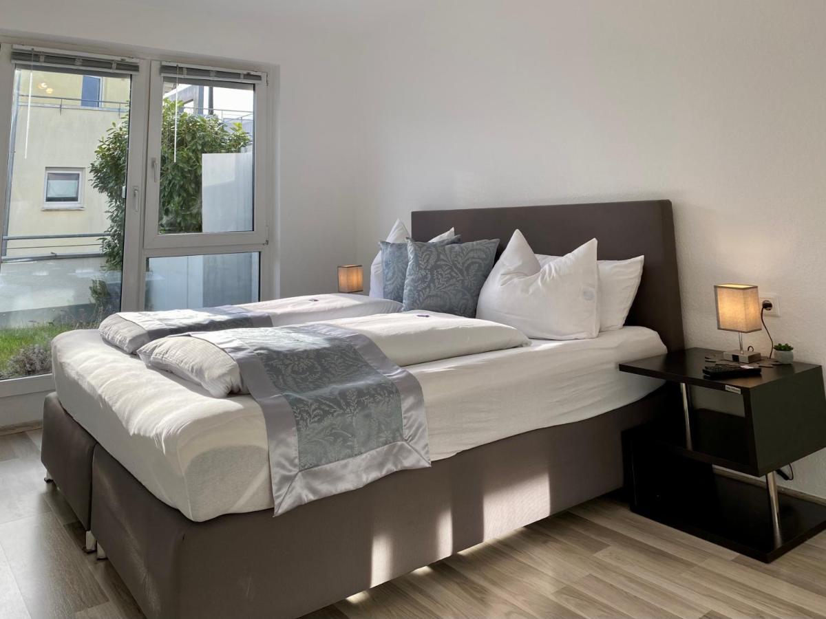 3 Zimmer Apartment In S-Bahn Naehe, 76 Qm, Max 5 Pers, 30Qm Dachterasse, Garage, Internet 1000 Mbit Gaertringen Ngoại thất bức ảnh