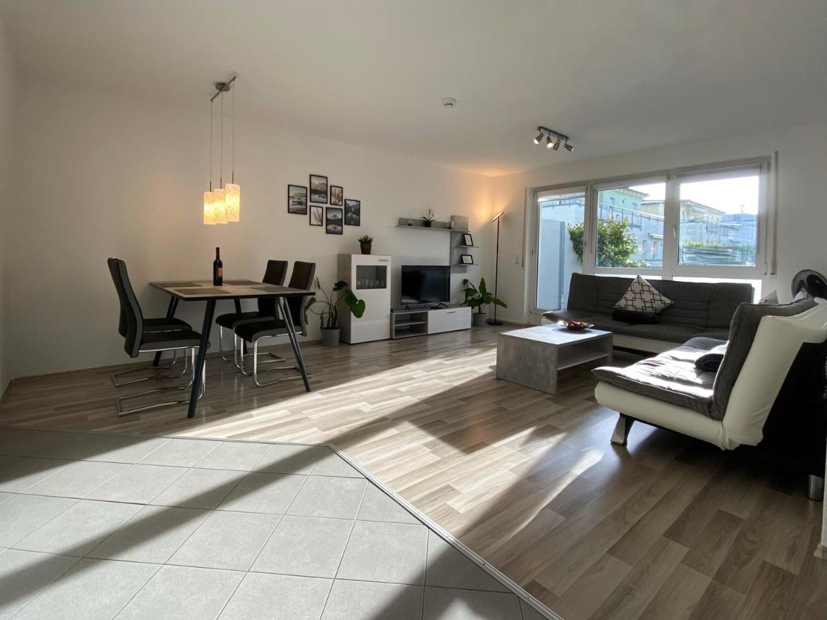 3 Zimmer Apartment In S-Bahn Naehe, 76 Qm, Max 5 Pers, 30Qm Dachterasse, Garage, Internet 1000 Mbit Gaertringen Ngoại thất bức ảnh